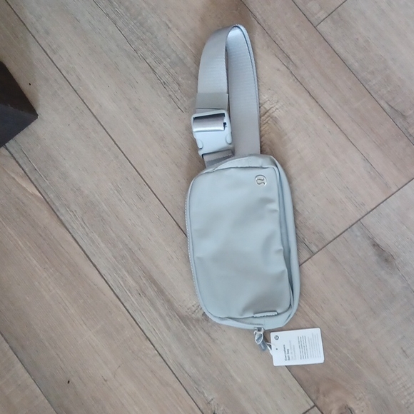 lululemon athletica Handbags - Lululemon Gray Everywhere Belt Bag NWT